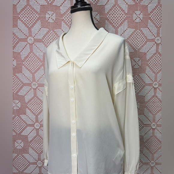 ba&sh Tops - ba&sh 100% Silk Cream Blouse • Relaxed Fit